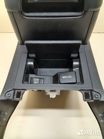 Б/У Б/У Консоль центральная