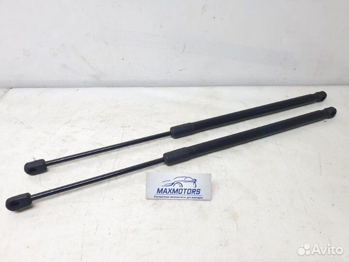 Амортизатор капота Volkswagen Touareg 7L 3.6 2010