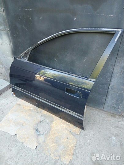 Дверь передняя левая Тайота Калдина St-210 St-215