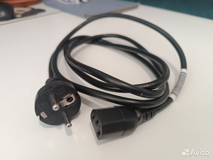 Кабель питания для компьютера