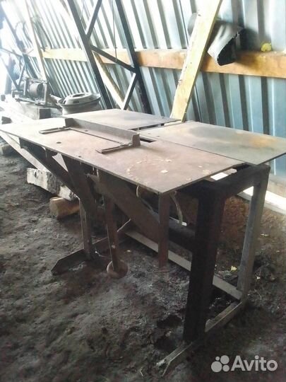 Циркулярный станок по дереву