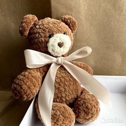 Плюшевый мишка в шоколадном цвете