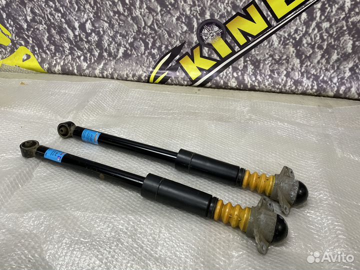 Амортизатор задний (пара) Skoda Octavia 1997-2011