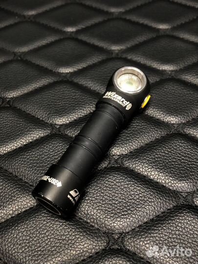 Фонарь налобный Armytek Wizard v3 Magnet