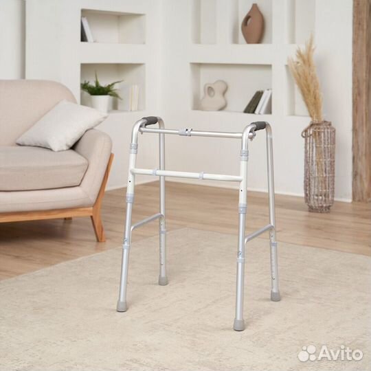 Ходунки для пожилых инвалидов