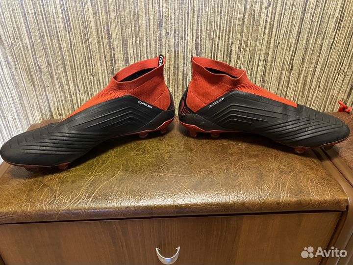 Футбольные бутсы Adidas Predator без шнурков 19+FG