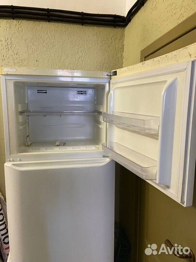 Холодильник ariston (бу)