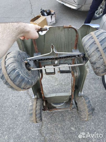 Детская педальная машина