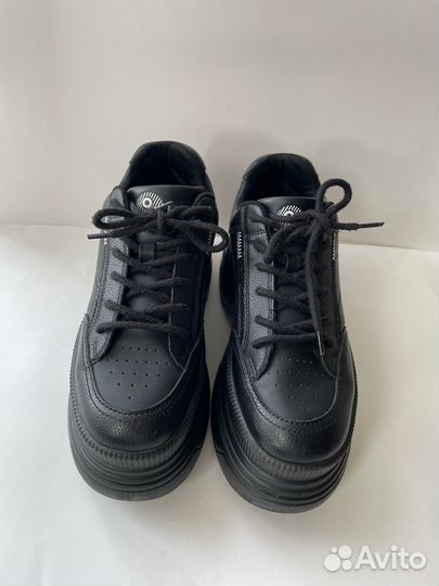 Кроссовки женские bershka