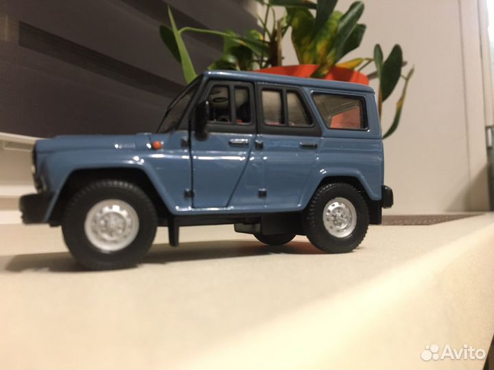 Коллекционные машинки 1 36