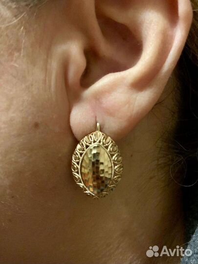 Золотые серьги и кольцо набор