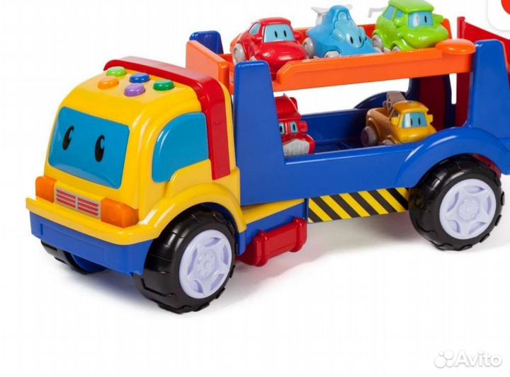 Грузовик перевозчик муз Navystar, пожарная машина