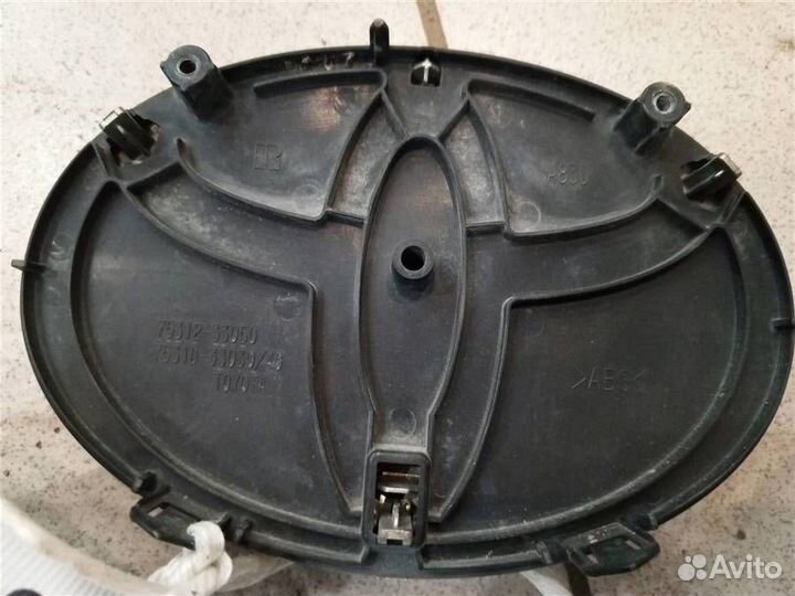 Эмблема решетки радиатора Toyota Camry XV70 2017