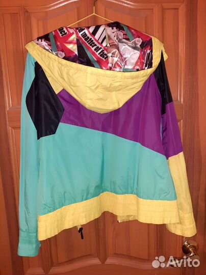 Ветровка женская