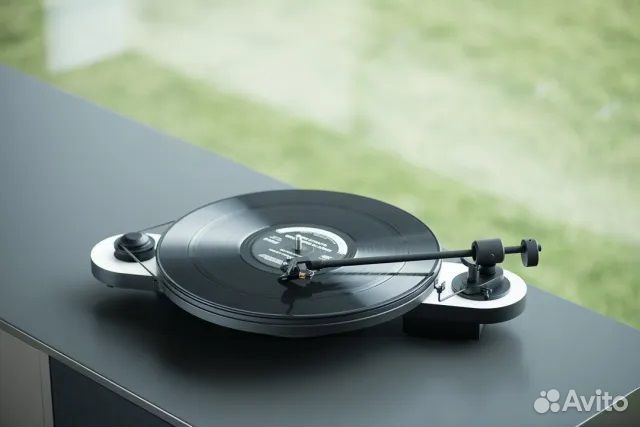 Виниловый проигрыватель Pro-Ject Elemental (OM-5e)