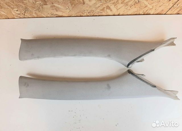 Накладка на стойку кузова Toyota Avensis 2