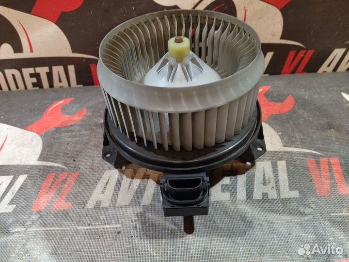 Моторчик печки Honda Civic 8 4D