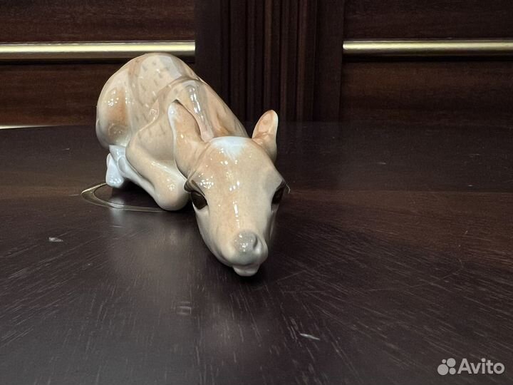 Фарфоровая статуэтка. Лежащая лань. лфз