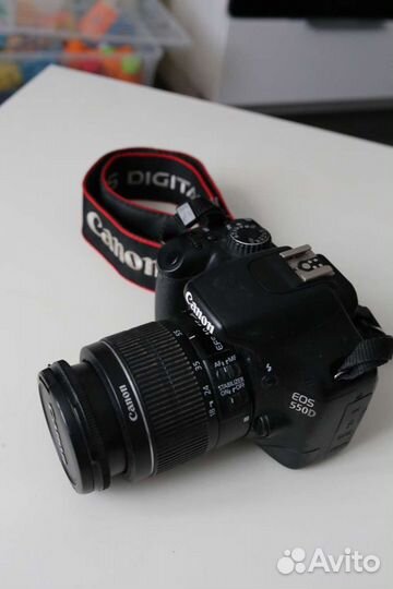 Зеркальный фотоаппарат Canon 550d