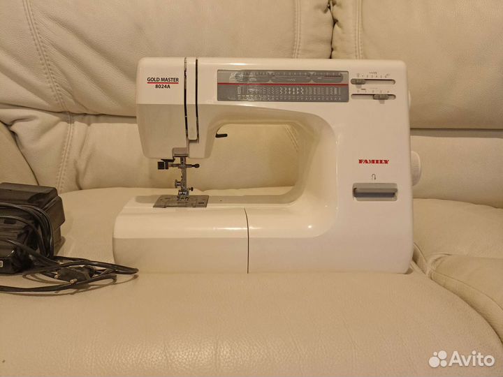 Швейная машина family gold master 8024A