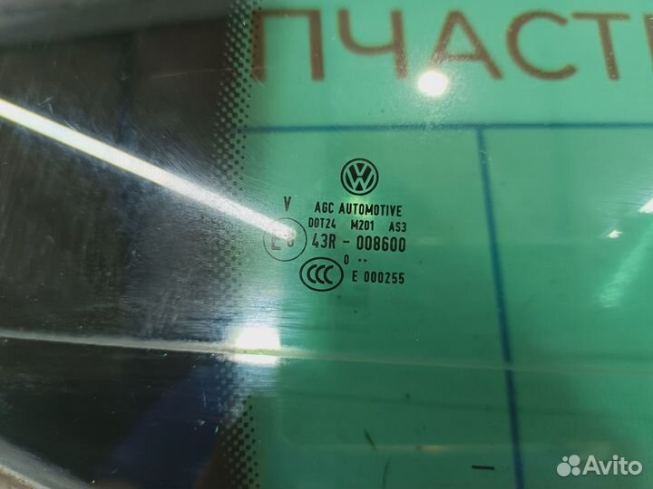 Стекло двери задней правой (форточка) Volksvagen T