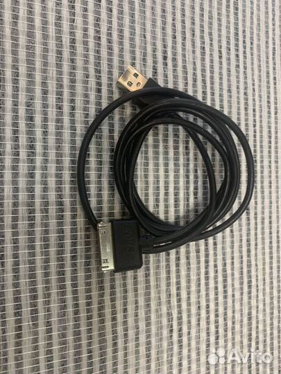 Зарядка на iPhone 4