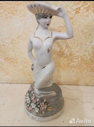 Статуэтка, две