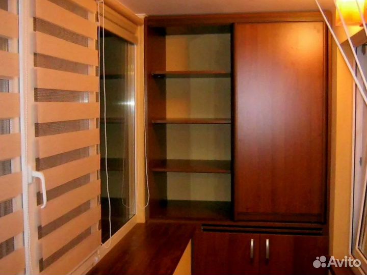 Шкаф на лоджию