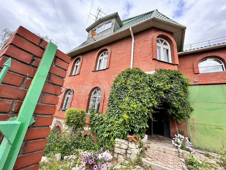 Коттедж 414,5 м² на участке 10 сот.