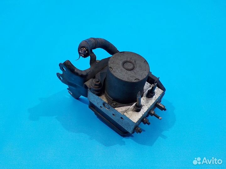 Блок ABS toyota Avensis 3 (T270) 2009-2018