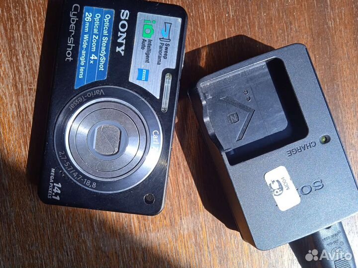 Компактный фотоаппарат