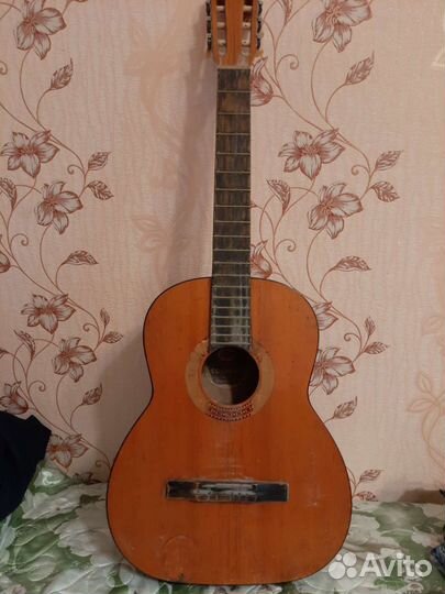 Классическая гитара cremona