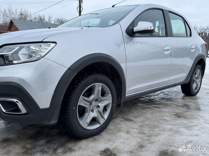 Renault Logan Stepway 1.6 AT, 2021, 54 000 км