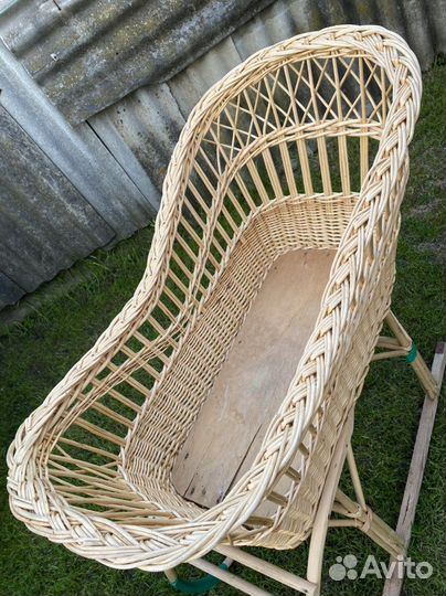 Колыбель плетённая