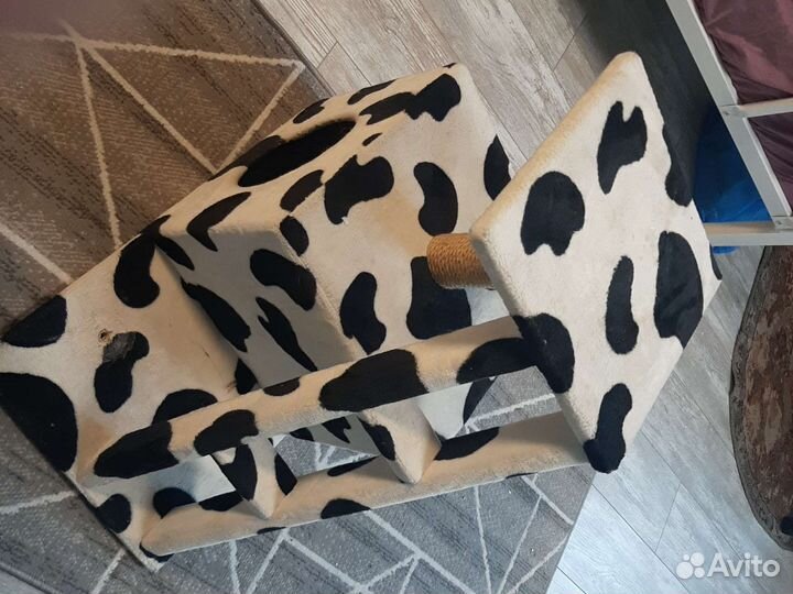 Домик для кошки с когтеточкой бу