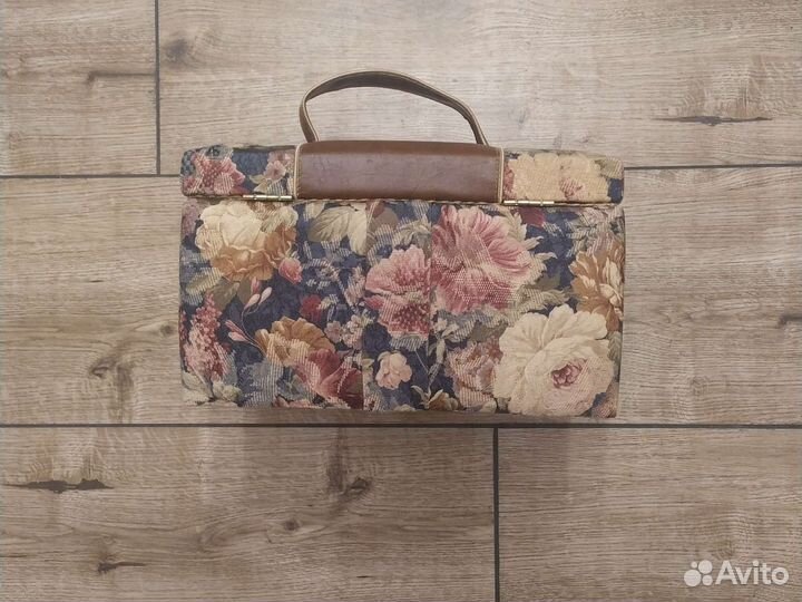 Декоративная коробка (сундучок)