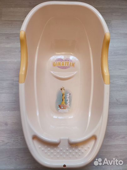 Ванночка для купания с горкой