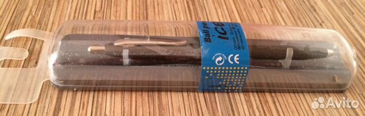 Ручка шариковая подарочная