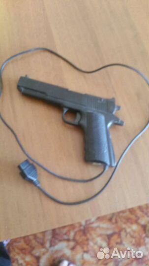 Джойстик и пистолет