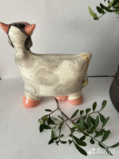 Авторская корова из фарфора