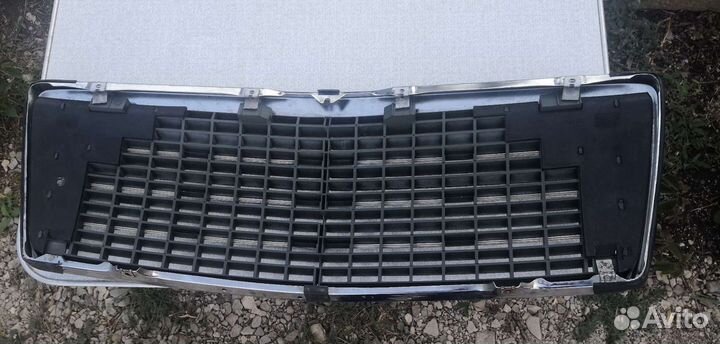 Решетка радиатора Mercedes Benz W140