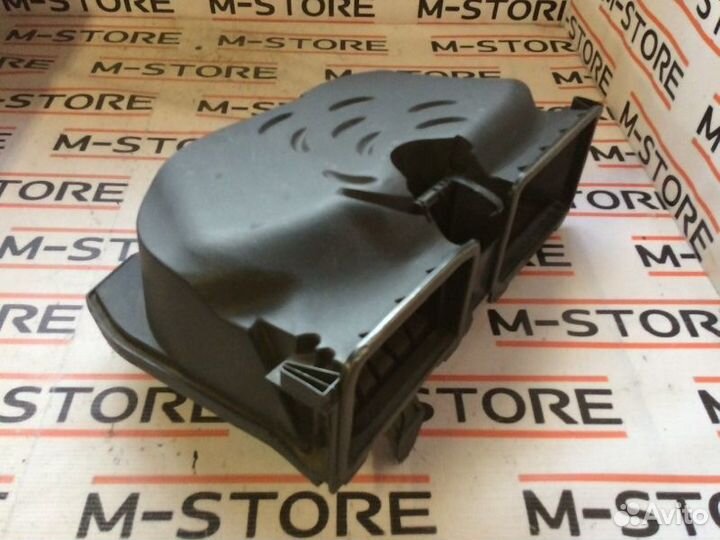 Воздухозаборник Mercedes-Benz E-Class W212 272.952