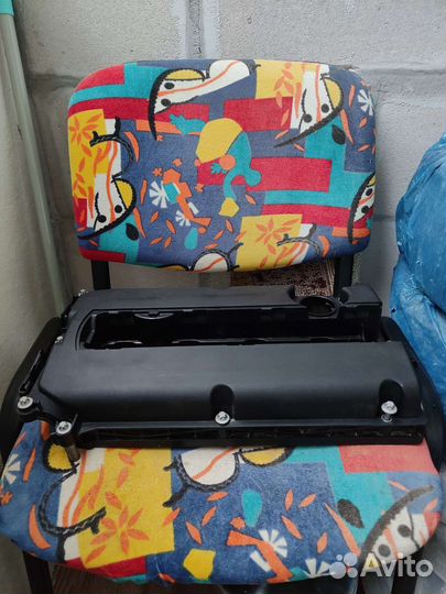 Клапанная крышка, впускной коллектор, приборка