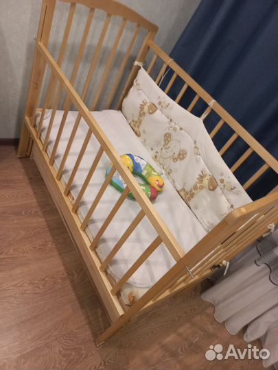 Детская кроватка