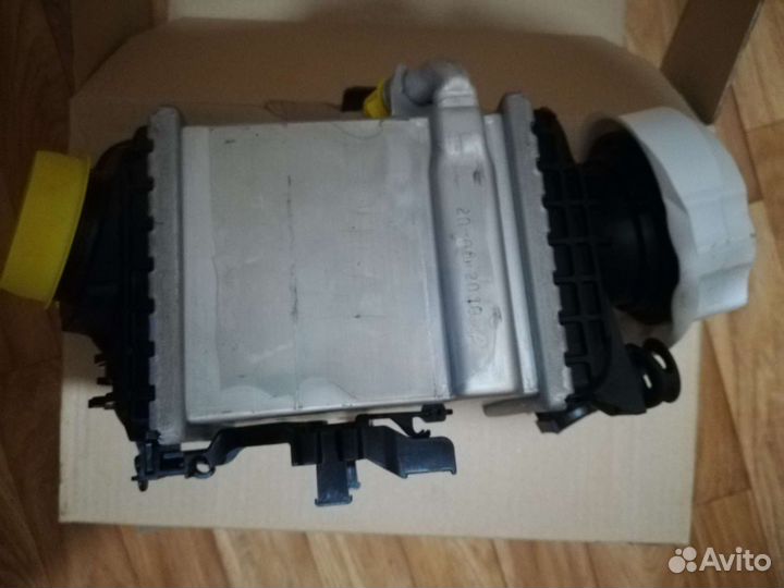 Интеркллер левый BMW X5 G05 G15 X7 M850i