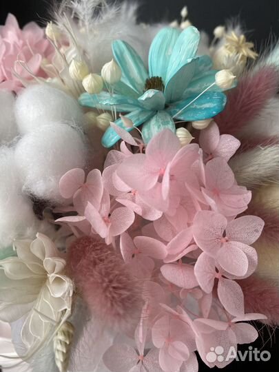 Сухоцветы в шляпной коробке в наличии