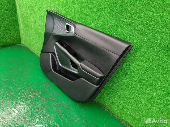 Обшивка двери передней правой Kia Soul 3 2021