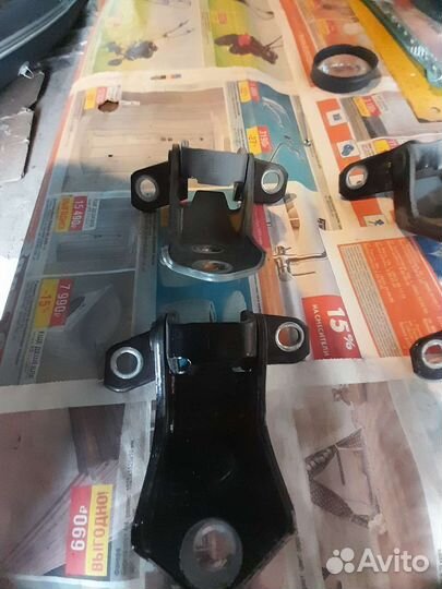 Петли двери mazda demio de3fs