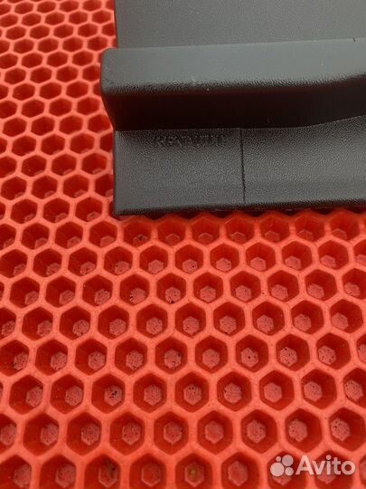 Жабо левая часть Renault Laguna 2