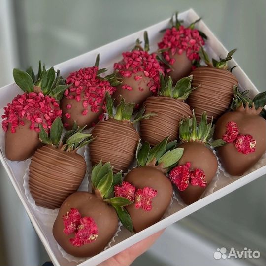 Клубника в шоколаде на 8 марта